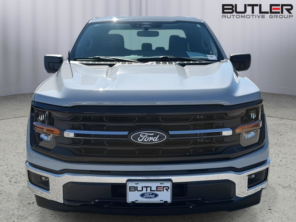 Certified 2024 Ford F150 XLT w/ Mobile Office Package RWD image 9