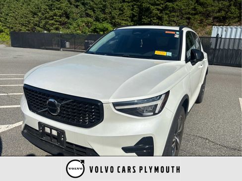 Used 2024 Volvo XC40 B5 Core w/ Protection Package Premier AWD/4WD image 1