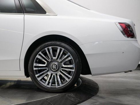 Used 2024 Rolls-Royce Ghost image 17