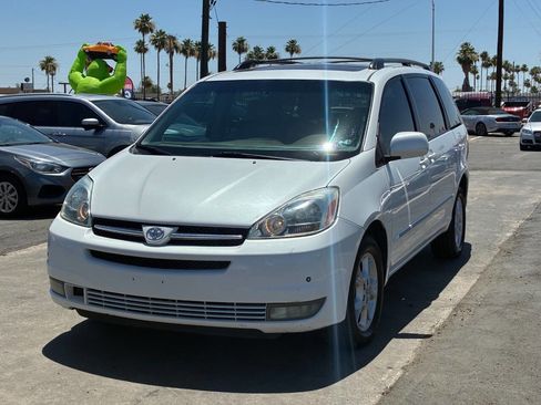 Used 2005 Toyota Sienna XLE Limited AWD/4WD image 1