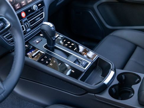 New 2026 Porsche Macan image 38