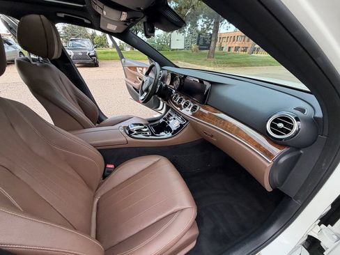 Used 2017 Mercedes-Benz E 300 4MATIC image 38