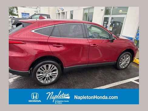 Used 2023 Toyota Venza Limited AWD/4WD image 1