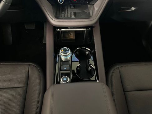 Used 2025 Ford Explorer Platinum w/ Ultimate Package image 17