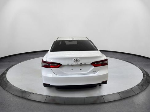 Used 2022 Toyota Camry LE FWD image 7