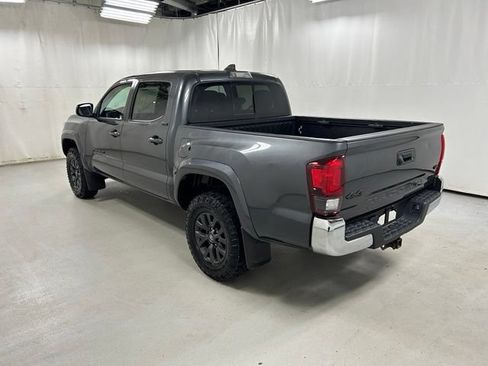 Used 2020 Toyota Tacoma SR5 AWD/4WD image 7