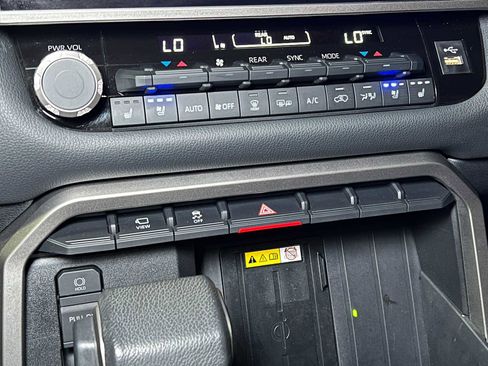 Used 2023 Toyota Sequoia Limited image 34