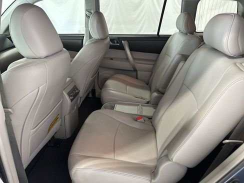Used 2013 Toyota Highlander SE image 14