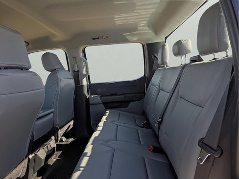 New 2026 Ford F250 XL w/ FX4 Off-Road Package AWD/4WD image 13