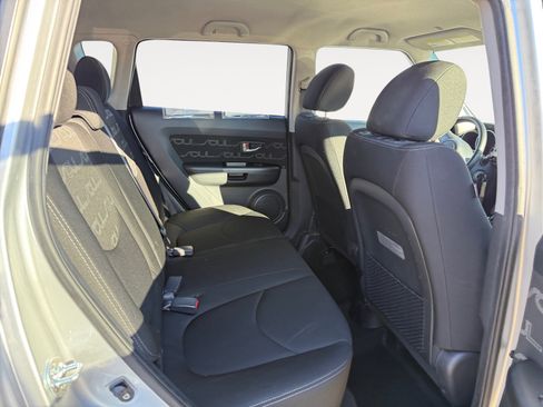 Used 2013 Kia Soul + image 18