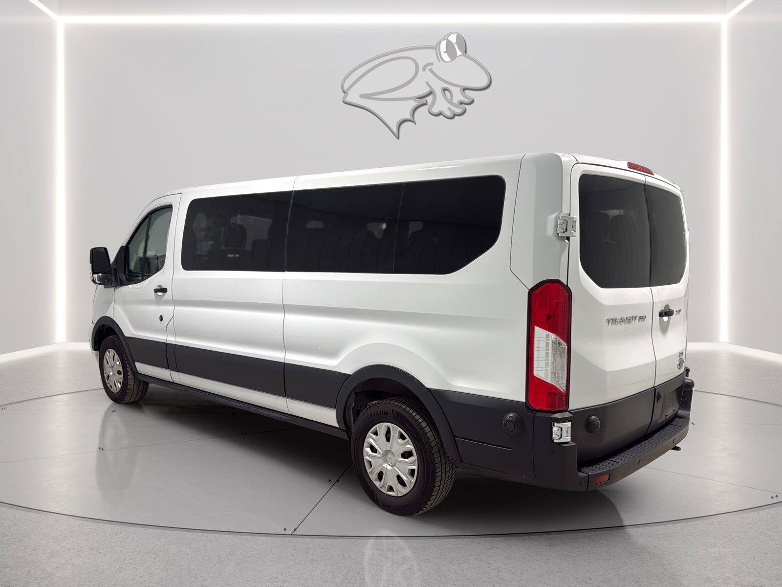Used 2024 Ford Transit 350 XLT RWD image 3