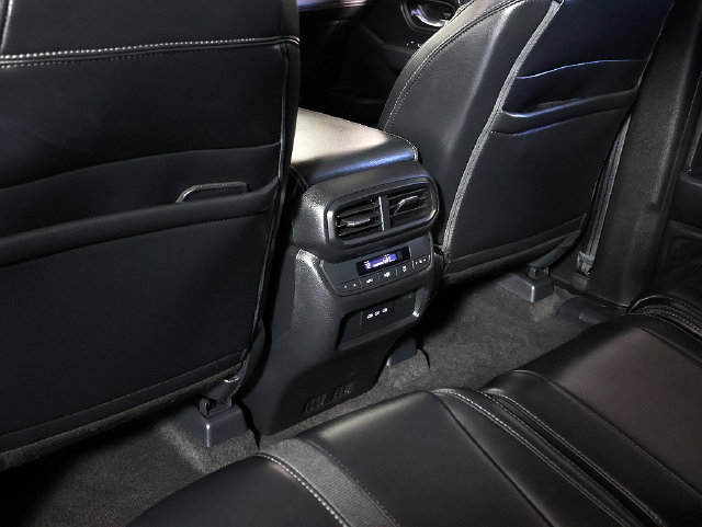 Used 2024 Honda Pilot Touring image 16