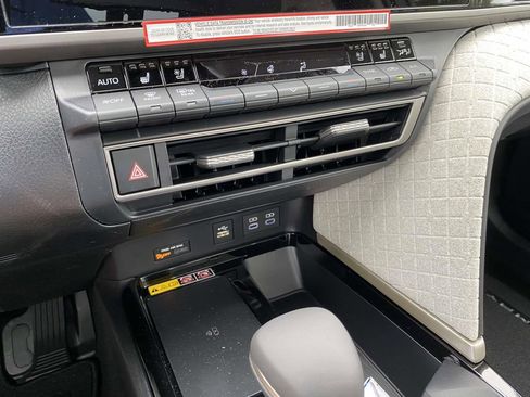 New 2026 Toyota Camry XLE AWD/4WD image 24