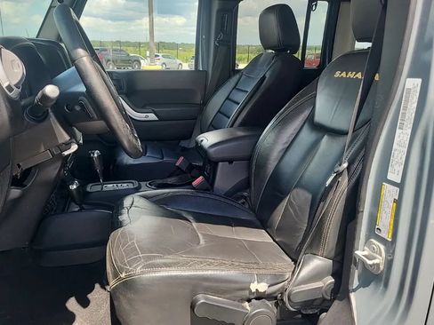 Used 2014 Jeep Wrangler Unlimited Sahara w/ Connectivity Group AWD/4WD image 9