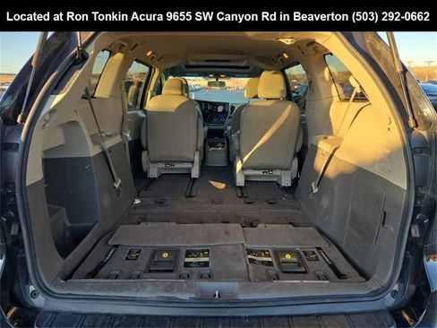 Used 2017 Toyota Sienna XLE Premium w/ Protection Package image 13