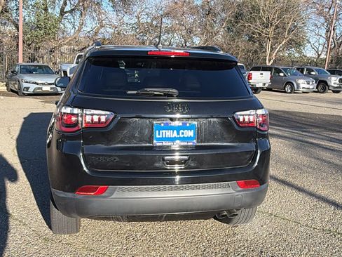 Used 2022 Jeep Compass Altitude w/ Convenience Group image 6