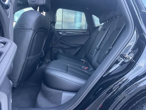 Certified 2025 Porsche Macan image 19