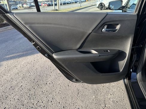 Used 2017 Honda Accord EX-L image 33