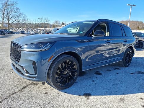 New 2026 Lincoln Aviator Reserve w/ Jet Appearance Package image 2