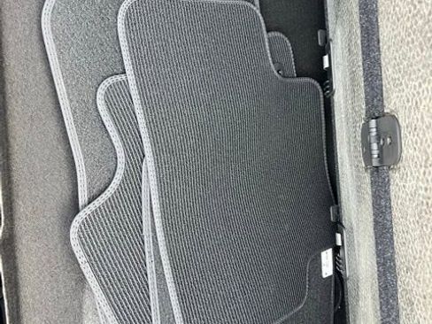 Used 2021 Volvo XC40 P8 Recharge w/ Advanced Package image 22