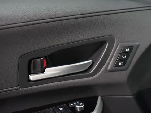 Certified 2025 Toyota Sienna Platinum FWD image 36