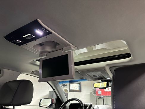 Used 2019 GMC Yukon XL SLT w/ Open Road Package image 19