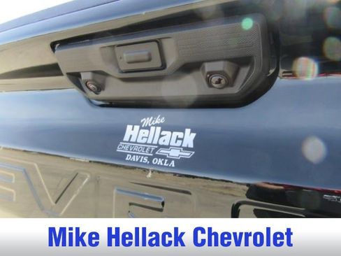 Used 2025 Chevrolet Silverado 1500 Custom image 5