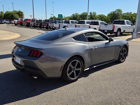 Used 2025 Ford Mustang Coupe RWD image 9