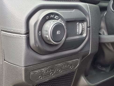 Used 2026 Jeep Wrangler Unlimited Rubicon AWD/4WD image 9
