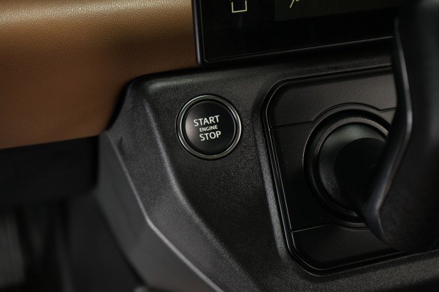 Used 2026 Land Rover Defender 110 X-Dynamic SE AWD/4WD image 37