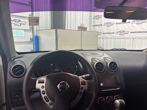 Used 2012 Nissan Rogue SV w/ Premium Pkg FWD image 2