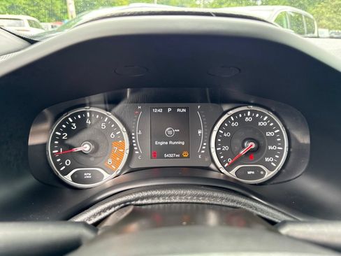 Used 2020 Jeep Renegade Latitude AWD/4WD image 17