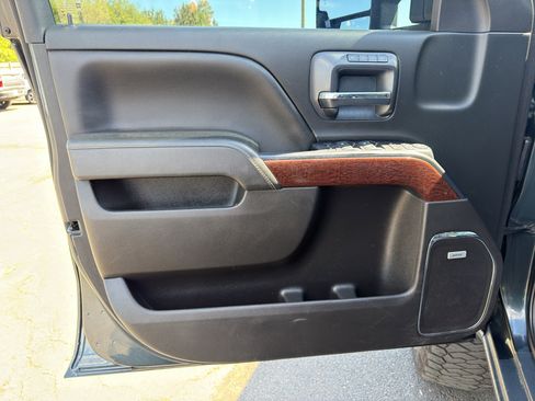 Used 2018 GMC Sierra 3500 SLT w/ Driver Alert Package AWD/4WD image 17