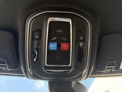 Used 2021 Jeep Grand Cherokee L Laredo image 18