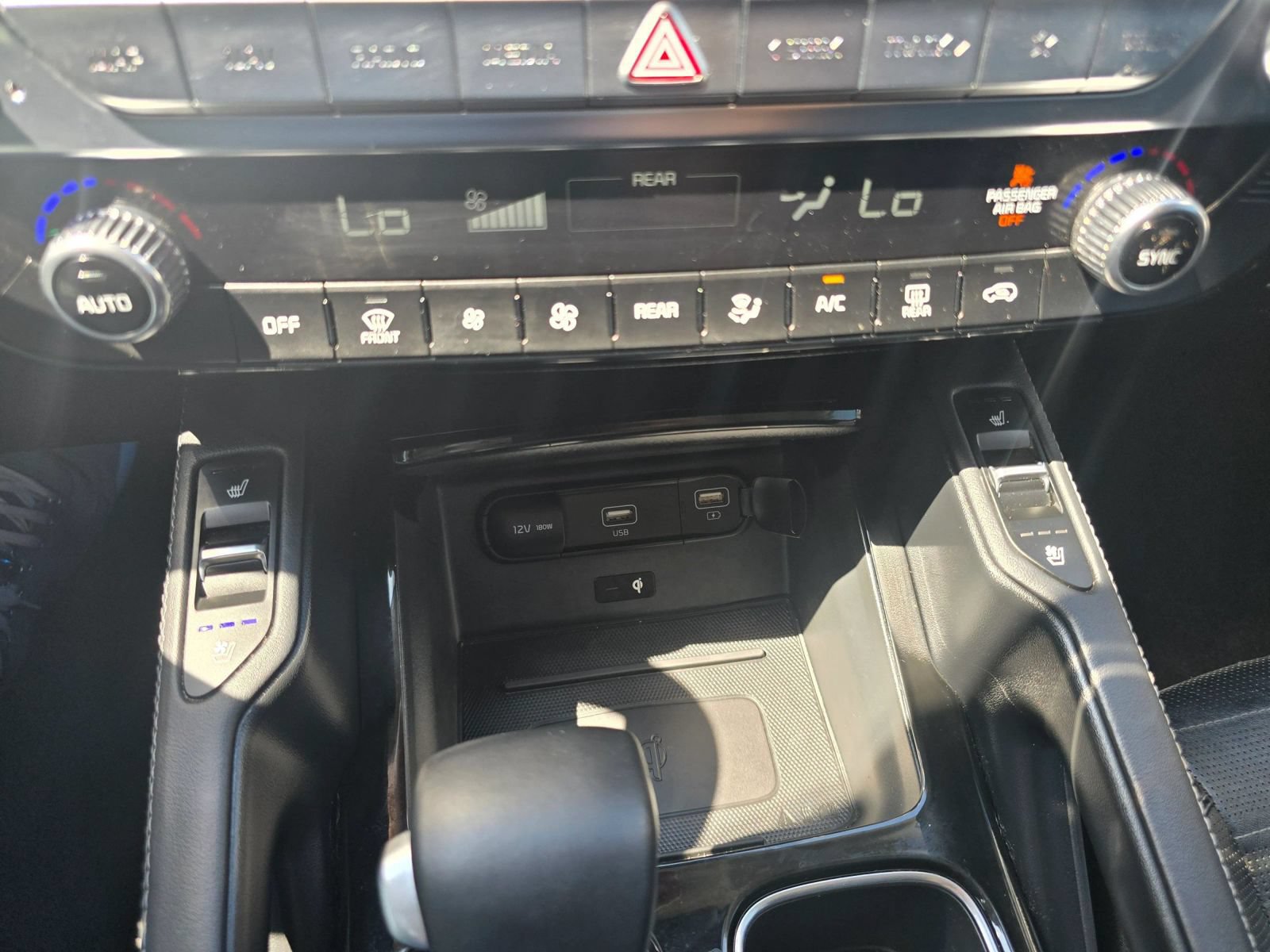 Used 2021 Kia Telluride SX w/ SX Prestige Package AWD/4WD image 19