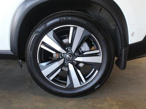 Used 2021 Nissan Rogue Platinum FWD image 28