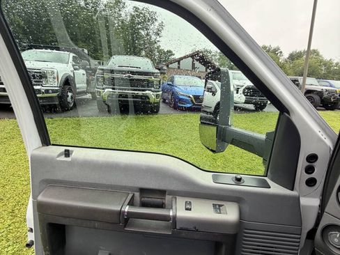 Used 2017 Ford F650 2WD SuperCab Super Duty image 35
