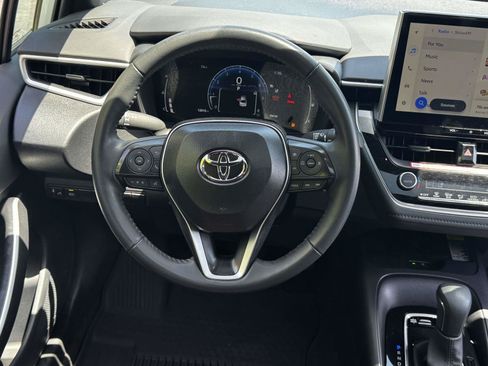 Used 2025 Toyota Corolla SE w/ SE Premium Package FWD image 47