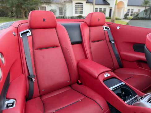 Used 2018 Rolls-Royce Dawn image 17
