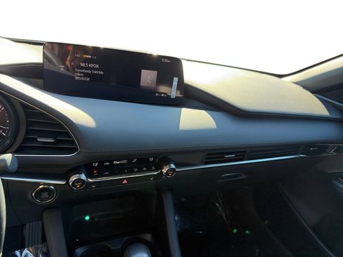 Certified 2024 MAZDA MAZDA3 Hatchback w/Premium Plus Pkg image 12