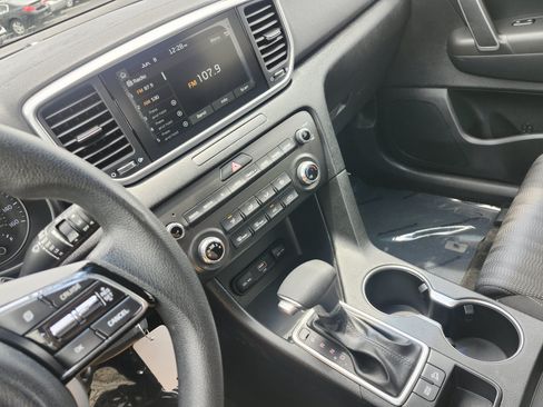 Used 2020 Kia Sportage LX FWD image 27