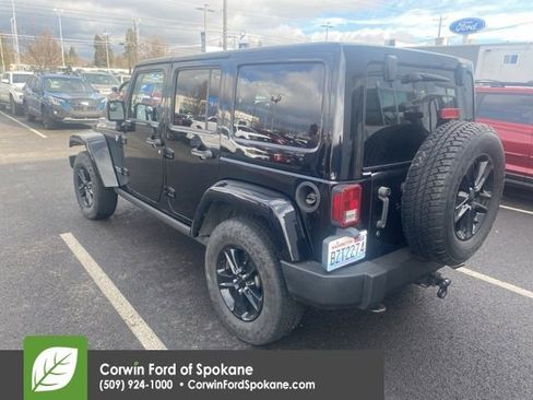 Used 2012 Jeep Wrangler Unlimited Rubicon w/ Max Tow Pkg image 5