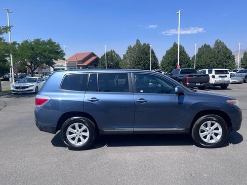 Used 2013 Toyota Highlander 4WD w/ Cold Weather Pkg image 4