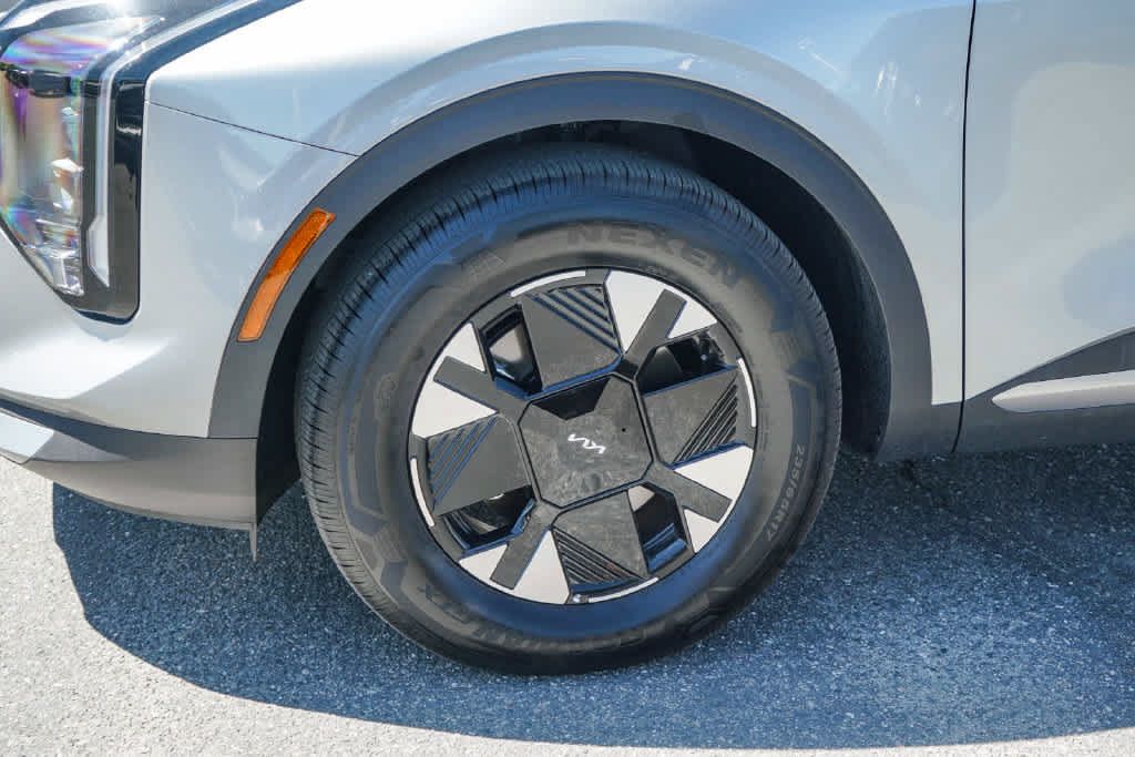 Certified 2026 Kia Sportage LX FWD image 9