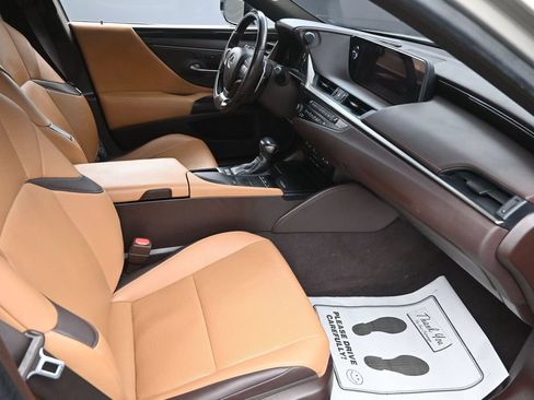 Used 2019 Lexus ES 300h w/ Premium Package FWD image 28