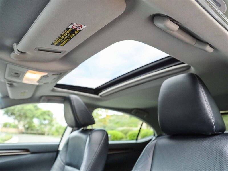 Used 2013 Lexus ES 350 w/ Luxury Pkg FWD image 29