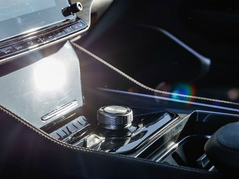 Certified 2024 Jeep Wagoneer Series II image 21