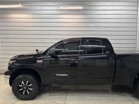 Used 2012 Toyota Tundra 4x4 Double Cab w/ SR5 Pkg image 3