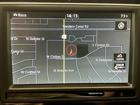 Used 2016 Volkswagen Golf R Base image 9