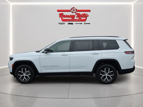 Used 2025 Jeep Grand Cherokee L Limited AWD/4WD image 2